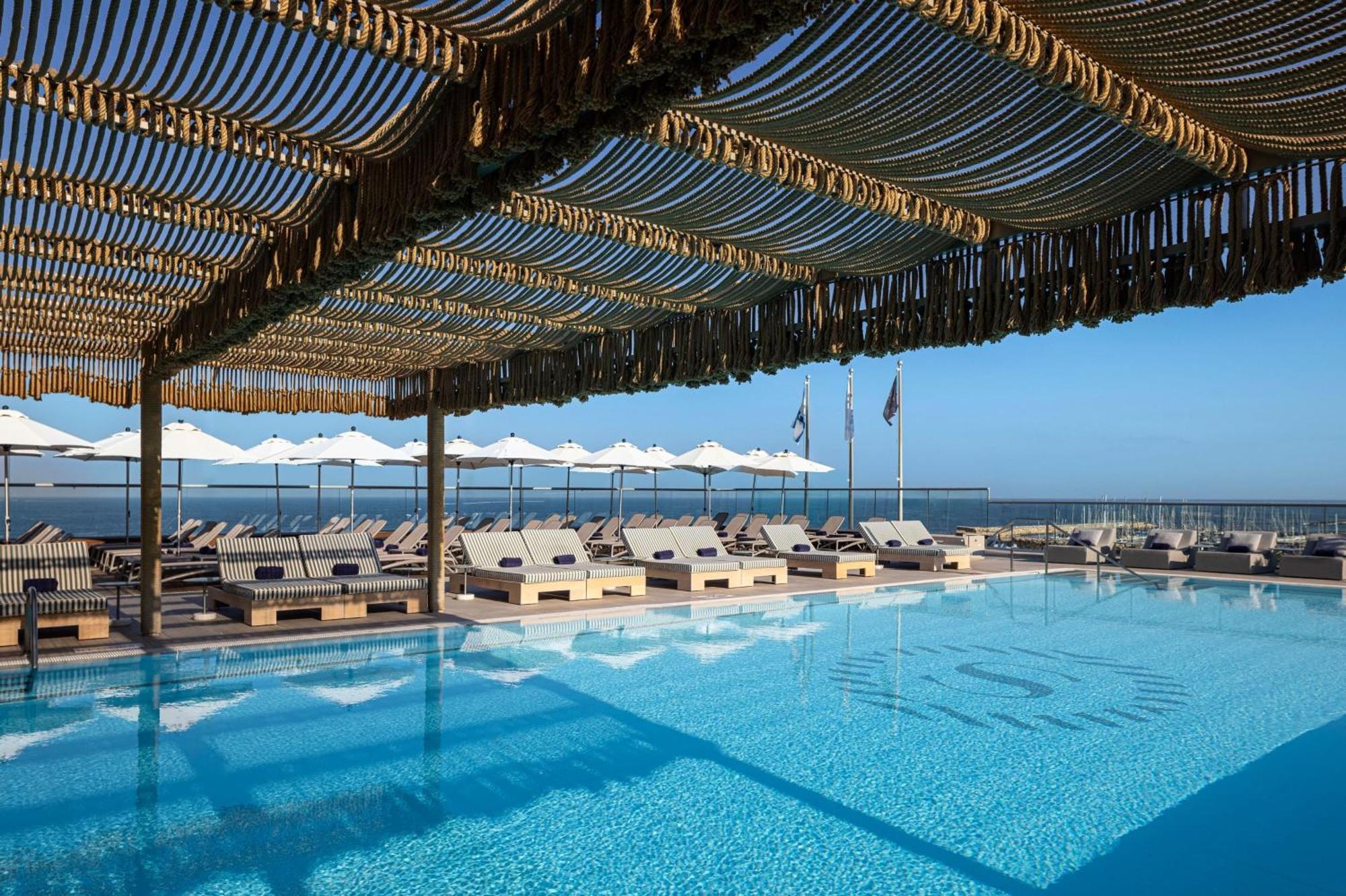Отель Sheraton Grand 5*