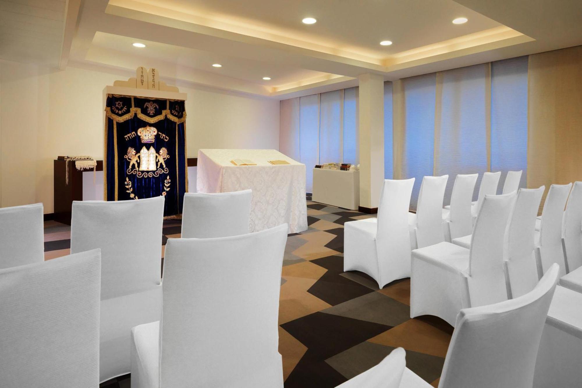Отель Sheraton Grand Тель-Авив