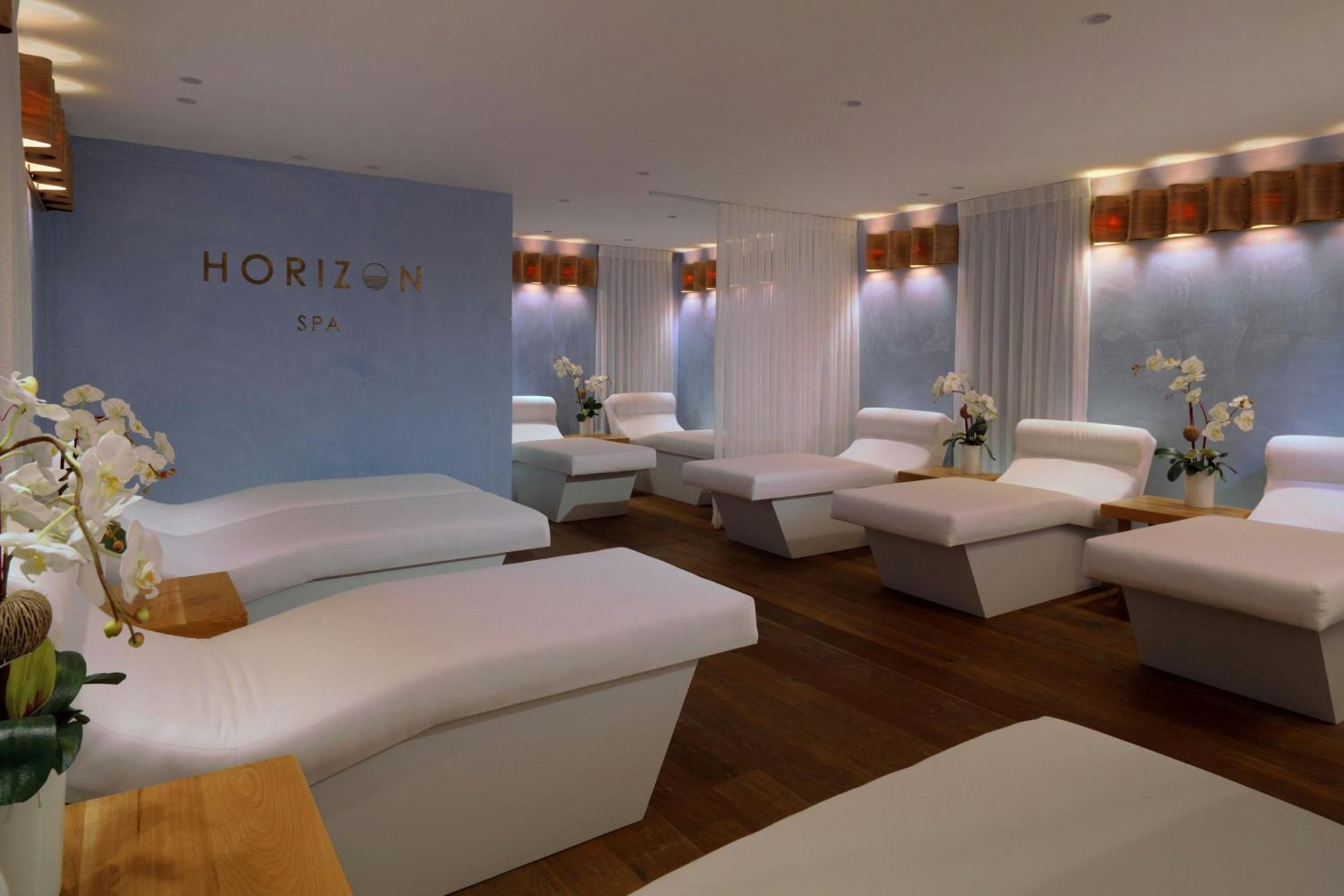 Sheraton Grand Отель